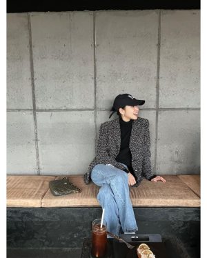 Kim Go-eun Instagram - 💙💙