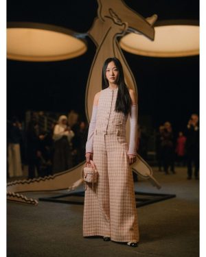 Kim Go-eun Instagram - #CHANELHauteCouture
@chanelofficial 🌸
