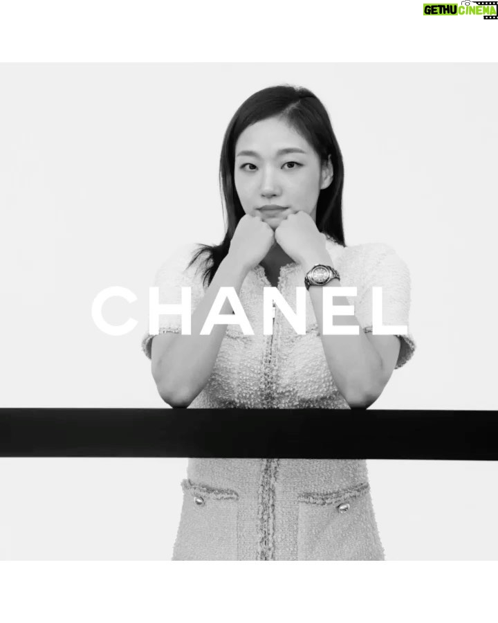 Kim Go-eun Instagram - @chanelofficial 🤍 #J12 #CHANELWatches #ItsAllAboutSeconds