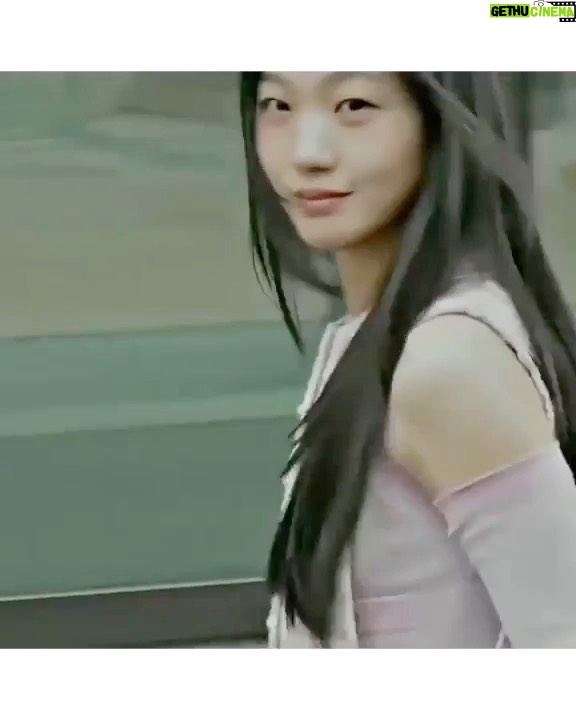 Kim Go-eun - 639.7K Likes - #CHANELHauteCouture
@chanelofficial 🌸