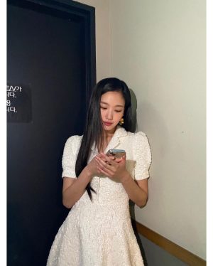Kim Go-eun Instagram - #영웅 🥰🥰 
꼭 보러와주세요 🙇🏻‍♀️