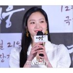 Kim Go-eun Instagram - #영웅 12월21일 개봉!! 🤍🤍🤍🤍🤍🤍🤍