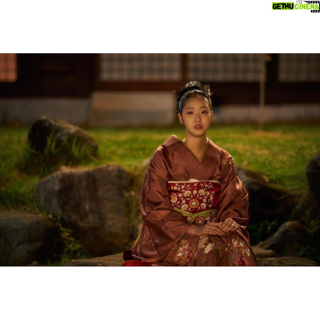 Kim Go-eun Instagram - #영웅 12월21일 개봉 🙇🏻♀️🤍 많은 관심 부탁드립니다 !!!! 금방 만나요 우리 ❤️❤️❤️