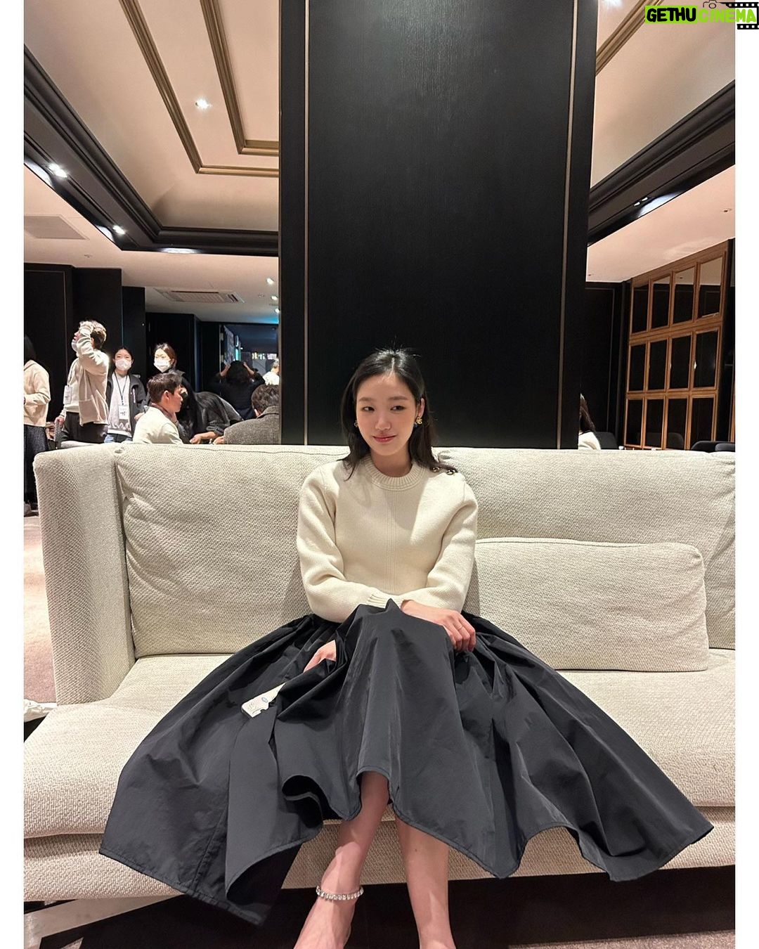 Kim Go-eun - 0.9 Million Likes - #영웅 12월 개봉!
많은 관심과 사랑💗💗💗🙇🏻♀️
부탁드려요~!!!