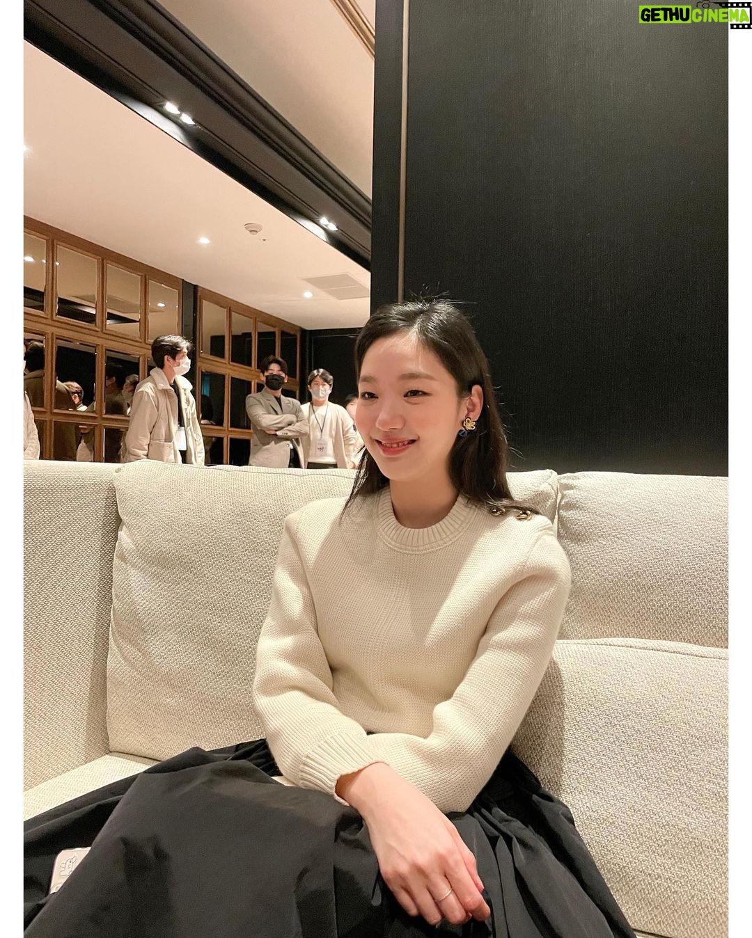 Kim Go-eun - 0.9 Million Likes - #영웅 12월 개봉!
많은 관심과 사랑💗💗💗🙇🏻♀️
부탁드려요~!!!