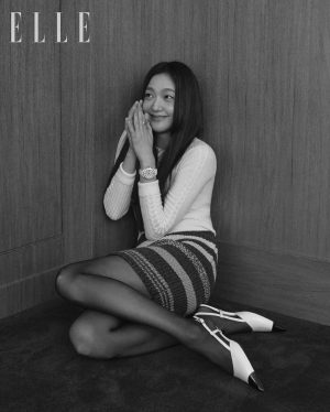 Kim Go-eun Instagram - @chanelofficial @ellekorea ❤️💙