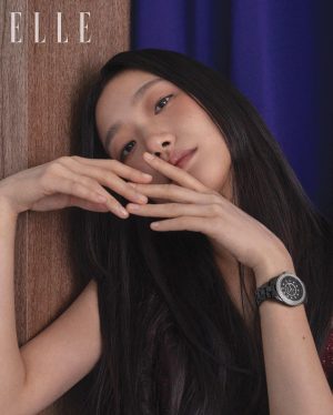 Kim Go-eun Instagram - @chanelofficial @ellekorea ❤️💙