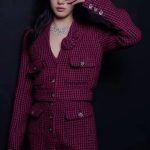 Kim Go-eun Instagram – #TweedDeCHANEL
#CHANELHighJewelry
@chanelofficial @voguekorea ✨