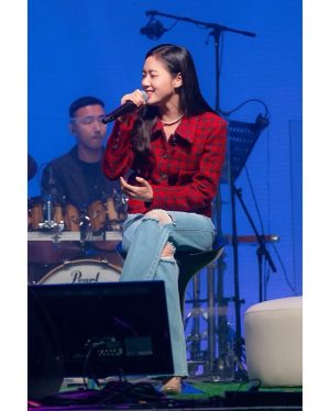 Kim Go-eun Instagram - 인생에서 너무나 행복한 시간을 만들어주셔서  감사합니다. 사랑합니다 💗🙇🏻‍♀️
#고은날