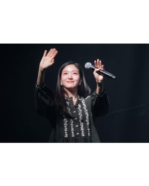 Kim Go-eun Instagram - 인생에서 너무나 행복한 시간을 만들어주셔서  감사합니다. 사랑합니다 💗🙇🏻‍♀️
#고은날
