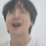 Kim Hee-chul Instagram – 요즘 MZ들 사진 찍는 법이라는데
이렇게 하는게 맞나요??😮😯😲

우 리 도 싸 이 월 드 시 절 엔 신 세 대 였 음 🤣
.
.
#쪼코볼