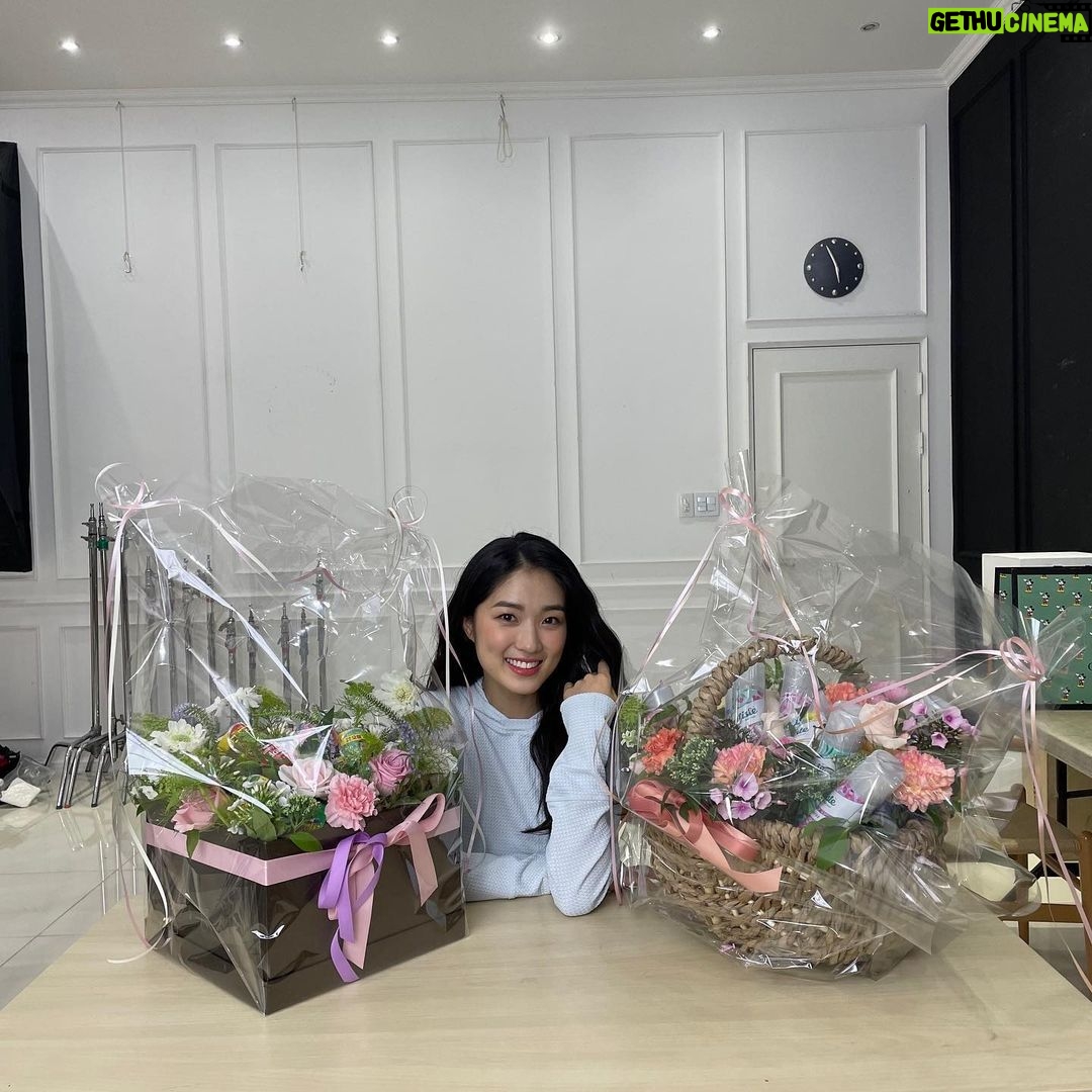 Kim Hye-yoon Instagram - 바티스트 드라이샴푸 잘 부탁드립니다🥰 @batistekorea #바티스트드라이샴푸