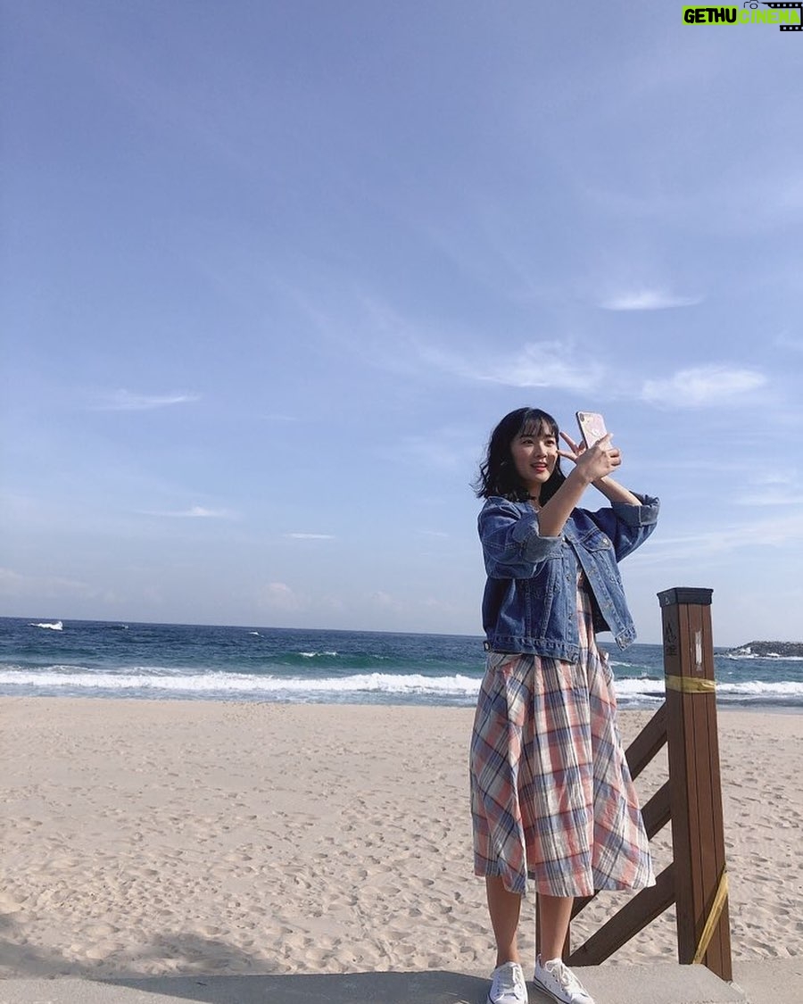 Kim Hye-yoon Instagram - 집에서 #티빙 으로 #미드나이트 봐야지😆 @tving.official