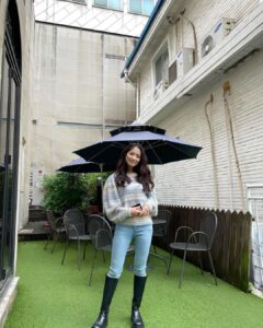 Kim Hye-yoon Instagram - 생존..신고를...조심스럽게...🙂