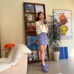 Kim Hye-yoon Instagram - #광고 #crocs #크록스 #지비츠 지비츠™ 참으로 꾸며보는 나만의 크록스!! 클래식 크러쉬 클로그와 클래식 크러쉬 샌들로 키높이와 스타일도 챙기고 이번 여름 슈즈로 함께 신어요💛💜 @crocskorea