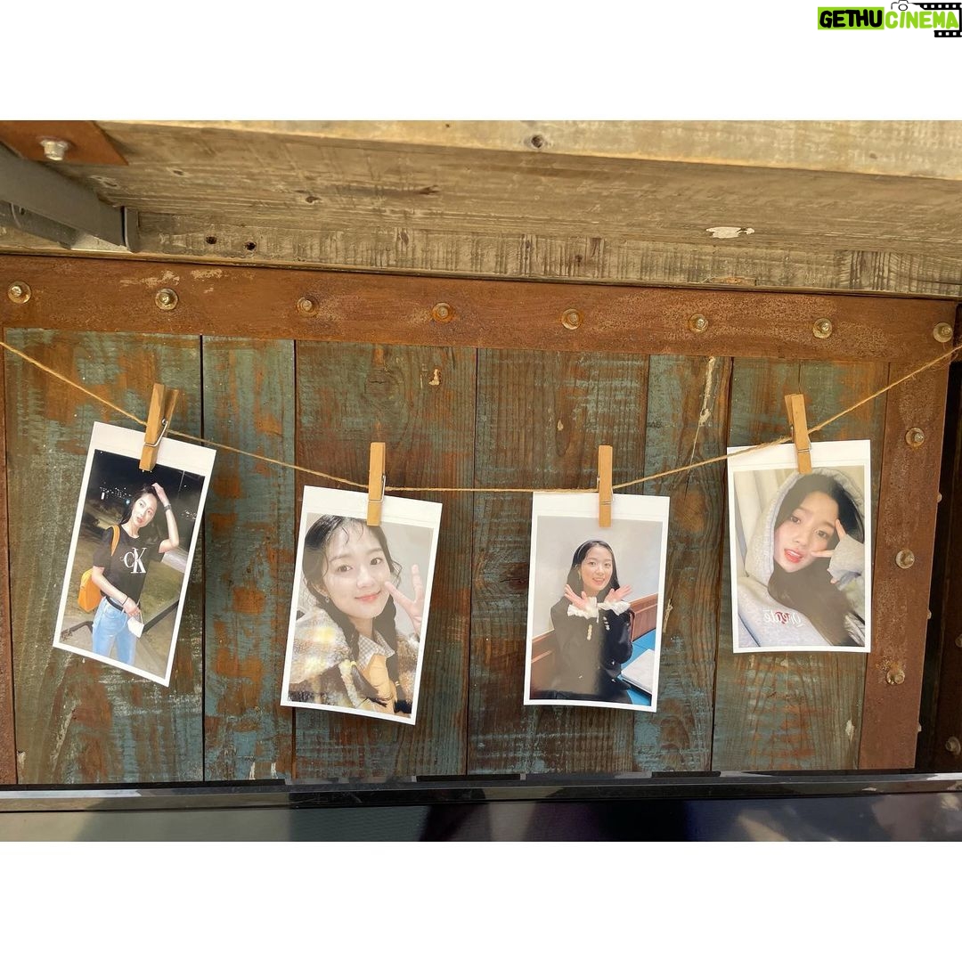 Kim Hye-yoon Instagram - 덕분에 당충전하면서 촬영했어요오-💙🥰 너무 너무 감사합니다💘 (이제서야 올린 저를 용서해주..세요..🥲)