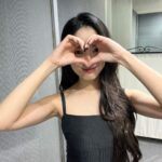 Kim Hye-yoon Instagram – 졸업했던 학교에서, 대종상에서, 태어나 한번만 받을 수 있다는 신인상을 받을 수 있어서 너무 행복했고 감회가 새로웠습니다🖤 혜영이라는 인물을 만나 좋은 경험들을 많이하고 있어서 고맙다는 말을 하고싶고 무엇보다 혜피엔딩 애정해요❤️