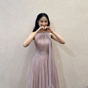 Kim Hye-yoon Instagram - 불도저에탄소녀에서 혜영이를 만들어주신 그리고 사랑해주신 모든 분들께 정말 많이 감사드립니다😍 신인상을 주신 청룡영화상과 축하해주셨던 모든 분들 다시 한번 진심으로 감사합니다❤️ 앞으로 열심히 잘하겠습니다!!!