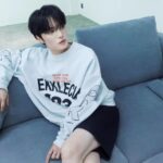 Kim Jae-joong Instagram - 배우 동료집에 놀러갔다가 너무 멋진 소파가 있길래 물어보니 에싸 제품이였어요 마침 원하던 컬러의 소파도 있어서 바로 찜 했습니다! 매일 보게될 소파라 신중히 골랐어요😊 #에싸 #에싸레벨 #제품제공 @essasofa