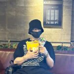 Kim Jae-joong Instagram - 영화볼때도 재봉이 놓지않을거야✨️