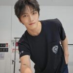 Kim Jae-joong Instagram - V 오촬완👍