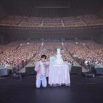 Kim Jae-joong Instagram – 倒れそうな身体の調子だったのにやっぱりみんなの力って凄いと思いました…離れちゃ行けない関係と言うことですかね
다음 제이파티는 더 길게 해줄게 ✨️
아프지마.. 🥲