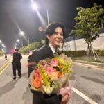 Kim Ji-hun Instagram - _ 추웠던 봄서부터 뜨거운 여름을 지나 선선한 가을이 오기까지 유난히 길고 지난하게 느껴졌던 지난 6개월이 주마등처럼… 부족하지만 제 모든걸 쏟아부었네요 모두모두 정말 고생 많으셨습니다! 멋진 작품으로 찾아갈게요 #이재곧죽습니다 드디어 촬영종료!!