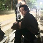 Kim Ji-hun Instagram - _ 추웠던 봄서부터 뜨거운 여름을 지나 선선한 가을이 오기까지 유난히 길고 지난하게 느껴졌던 지난 6개월이 주마등처럼… 부족하지만 제 모든걸 쏟아부었네요 모두모두 정말 고생 많으셨습니다! 멋진 작품으로 찾아갈게요 #이재곧죽습니다 드디어 촬영종료!!