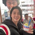 Kim Ji-hun Instagram – _

오랜만에 셀피!

이거 원본사진 인데 이쁘게 포샵 좀 해주시면 감사 하겠슴당。🙇