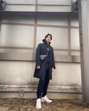 Kim Ji-soo Instagram - @celine @hedislimane #광고