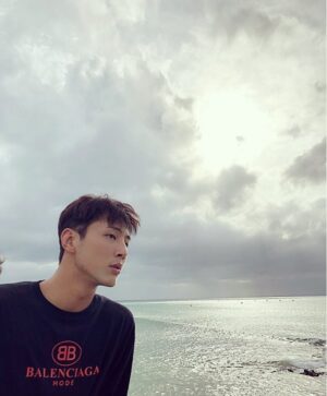 Kim Ji-soo Instagram - A day dark black clouds gather