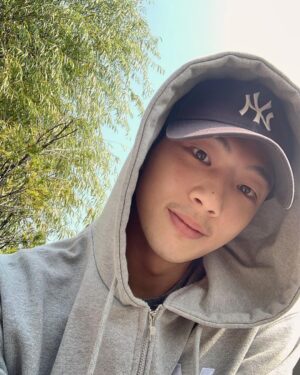 Kim Ji-soo Instagram - 오늘은 내가예 하는 날!
행복한 추석 보내세요~!!