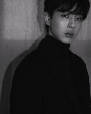 Kim Ji-soo Instagram - Love more, worry less.