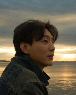 Kim Ji-soo Instagram - To live in hope