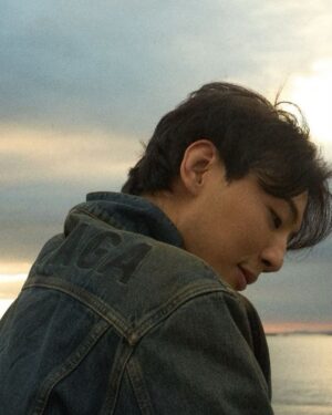 Kim Ji-soo Instagram - To live in hope