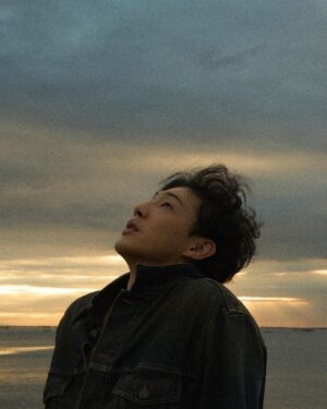 Kim Ji-soo Instagram - New year, New start.
Wish U all the Best in 2024!