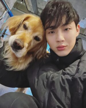 Kim Ji-soo Instagram - Wish you a Merry Christmas🎄