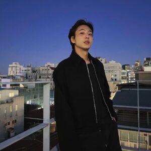 Kim Ji-soo Instagram - Spring is coming!