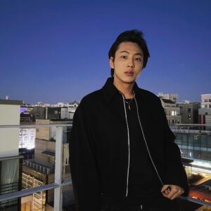 Kim Ji-soo Instagram - Spring is coming!