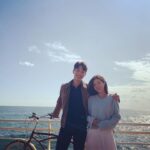 Kim Ji-soo Instagram - 그 동안 내가 가장 예뻤을 때 봐주셔서 진심으로 감사합니다! 저에겐 참 의미 있는 작품이에요. 환이를 애정했어서 환이를 보내기 씁쓸하네요.. 환이가 행복하기를..!! 아직은 아쉬운게 더 많지만 더 좋은 연기로 좋은 작품에서 나타나겠습니다! 감사합니다!!