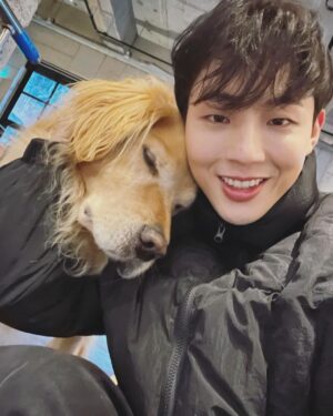 Kim Ji-soo Instagram - Wish you a Merry Christmas🎄