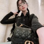 Kim Jisoo Instagram - Selfie time with my new @Dior 👧🏻