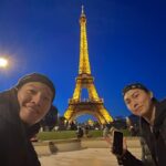 Kim Jong-kook Instagram - #Paris #Eiffeltower #시공간셀카 #파리 #에펠탑