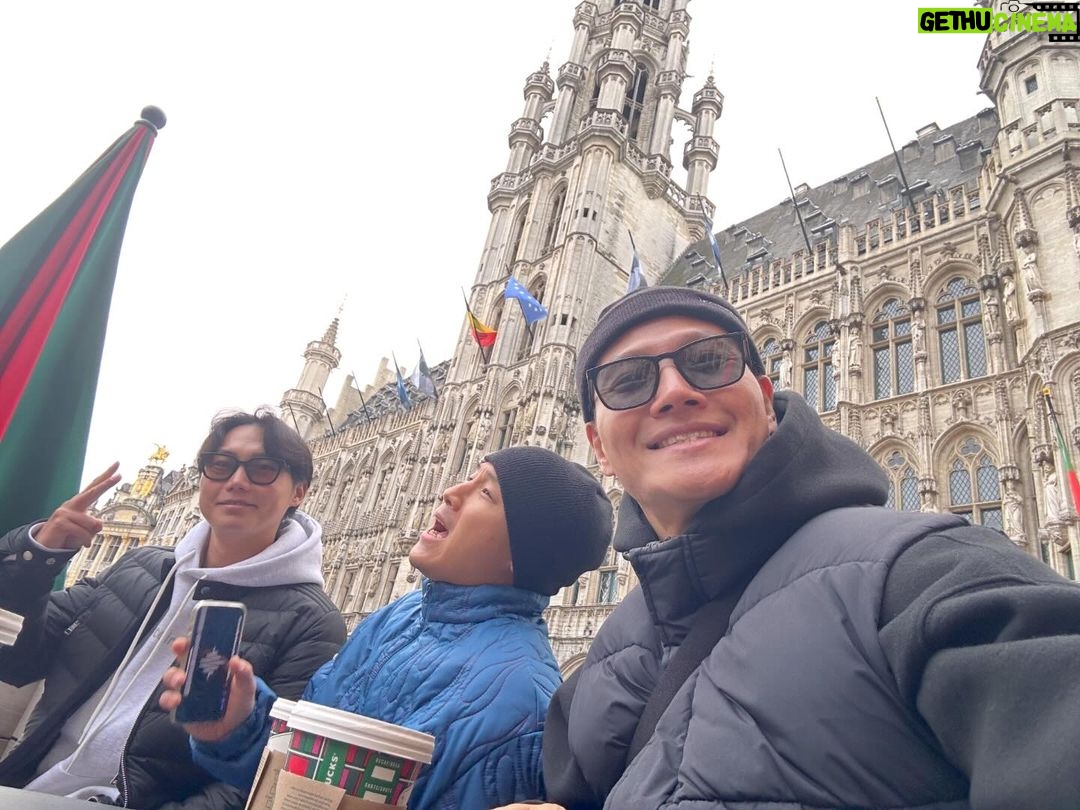 Kim Jong-kook Instagram - #시공간셀카 #벨기에 #belgium🇧🇪