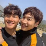Kim Jong-kook Instagram - 나에게도 너무 특별한 #형제 광수가 영화 #나의특별한형제 로 돌아왔어요~ 연기 하나는 정말 끝내주는 내동생~ 많이 봐주세요!! #가족영화 #감동 #어벤져스랑붙어요 #정면대결 #어벤져스 #둘다봐줘요 #어벤져스먼저봐도이해할게요 Ma inseparable brother #Leekwangsoo ‘s new movie #InseparableBros comin out!! Sooo touched!! Dont miss it!! #FamMovie #Touched #CominoutWith #Avengers #PlzWatchBoth #IllUnderstandIfUWatchAvengersFirst #Lol