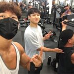 Kim Jong-kook Instagram – Just landed in LA !!! Course I had to get two double doubles and come straight to the gym!! #BestCityForWorkout #LA #Cali #InNOut #BestBurgerEver 역시 운동은 #엘레이 ㅋㅋㅋ 내리자마자 차에서 #인엔아웃 햄버거 두개먹고 바로 운동하러 ㅋㅋ 미치겠다 ㅋ 너무좋다 ㅋㅋ #이거지 #날씨도미쳤다 #한국은장마시작 #축구도이기고 #기분째진다
