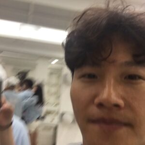 Kim Jong-kook Instagram - Don’t make a #Bet Lol #LoserGetsSlapped #BreakTime #Leekwangsoo #Yangsechan #MiniPingPong #RunningMan #DontMisunderstand #JustForFun 내기.. 하지마라... ㅋㅋㅋㅋㅋㅋ #런닝맨촬영 #쉬는시간 #미니탁구 #이광수 #양세찬 #뺨맞기 #웃자고했는데 #너무쌔게 #ㅋㅋㅋ