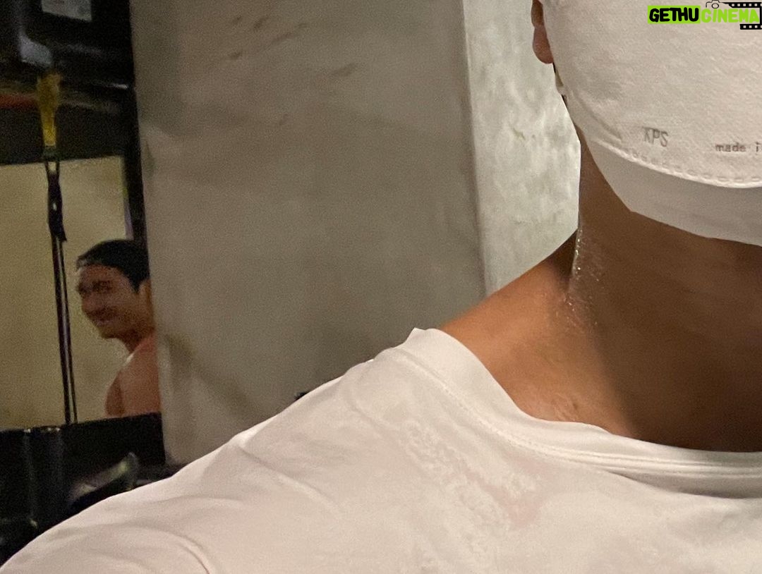 Kim Jong-kook Instagram - #칼로바이 #퍼펙트파워쉐이크20g #단백질쉐이크 #단백질보충제 @calobye (광고) 숨어있는 사진의 비밀..(소름주의) 멋진놈..