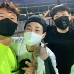 Kim Jong-kook Instagram - #FC타이거 #출석잘해라 #지켜본다 #딘딘이여수에서바로왔답니다 #생색은아주 ㅋㅋㅋ #FCTiger #BeenALongTime #DontSkipSoccer #KeepAnEyeOnU