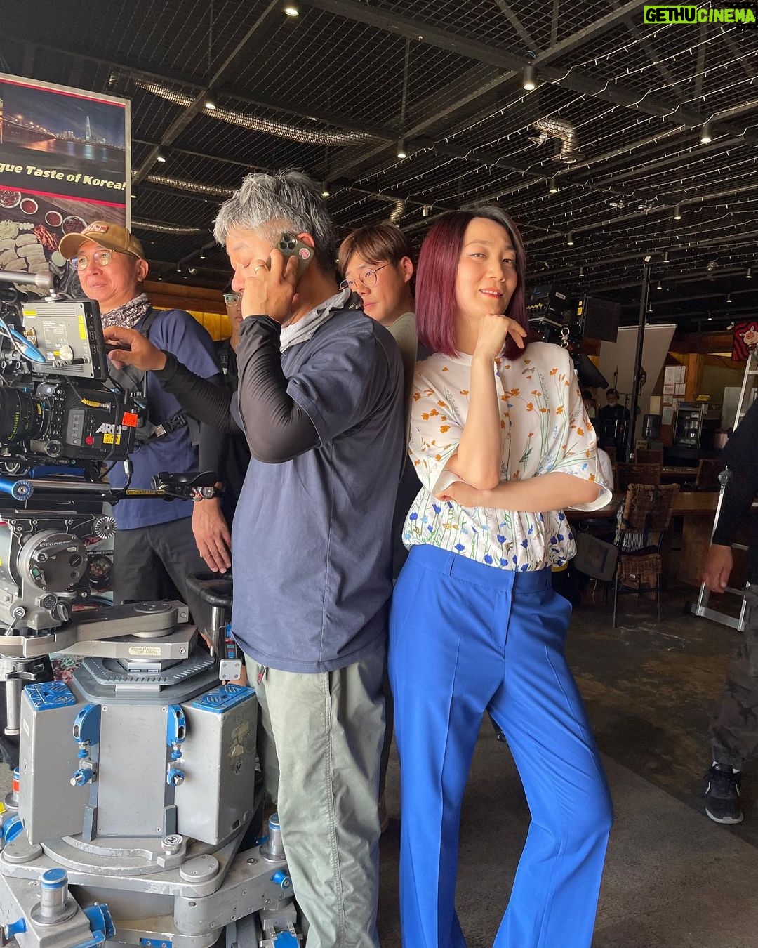 Kim Joo-ryoung Instagram - 이랬던 그녀가 어떻게 변해갈지… 시즌2 끝까지 꼭 보셔야…!! 오늘 저녁 5시 #디즈니플러스 #hulu #bigbet #드라마카지노